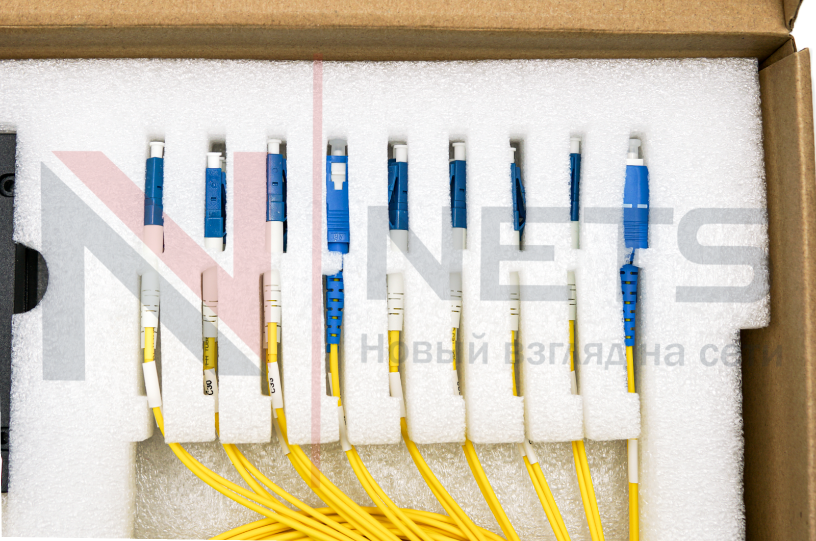 Оптический мультиплексор DWDM 1x8, каналы 30-37, (LC/UPC), COM + UPG (SC/UPC), ABS Box